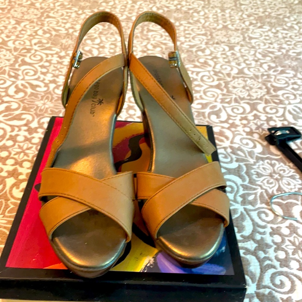 Wedge sandals